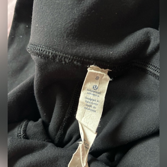 Black lululemon capris - Picture 2 of 2